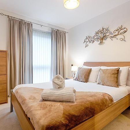 스완지 Parking, Balcony, Fully Equipped Kitchen 아파트 외부 사진