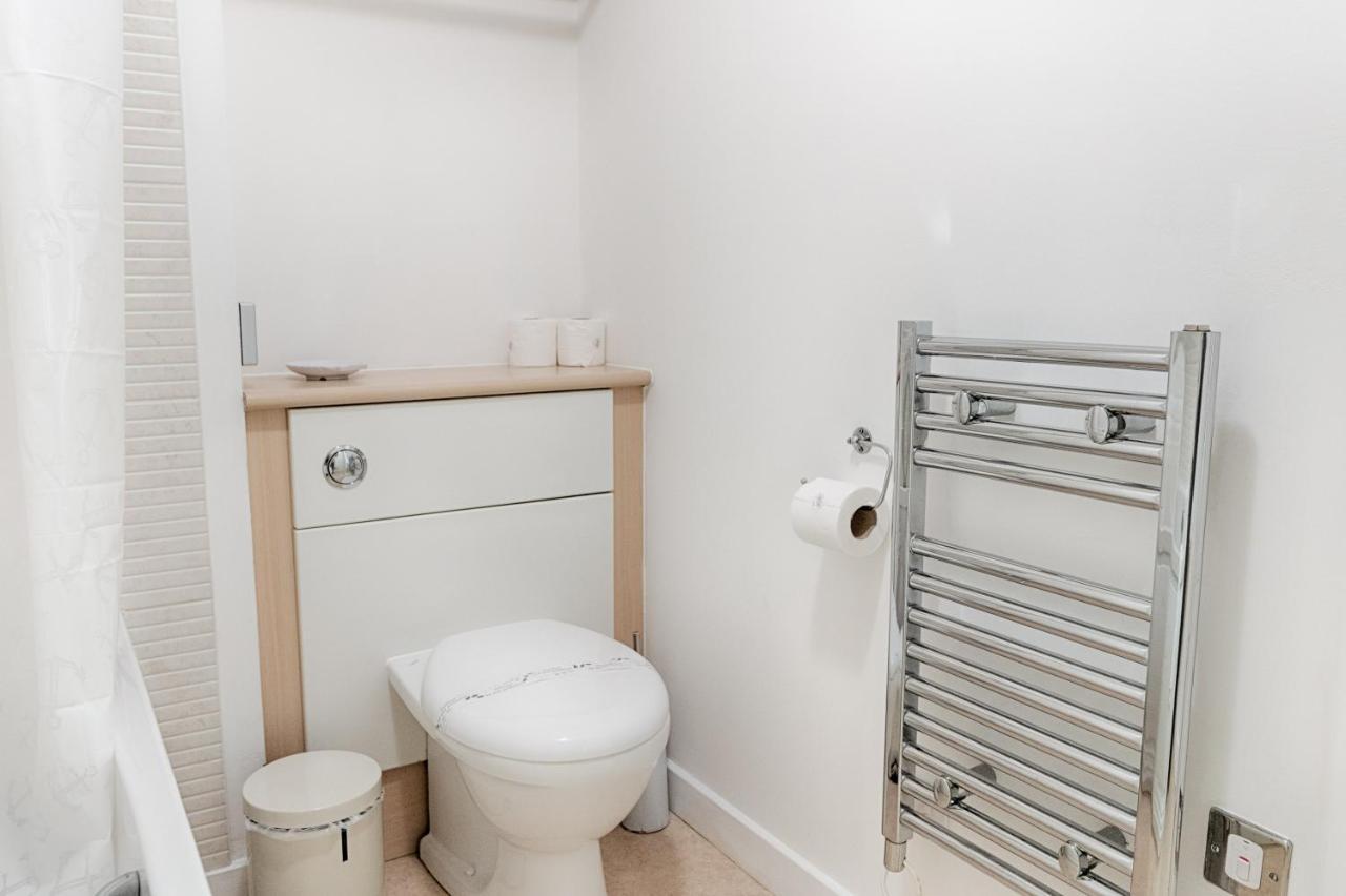스완지 Parking, Balcony, Fully Equipped Kitchen 아파트 외부 사진
