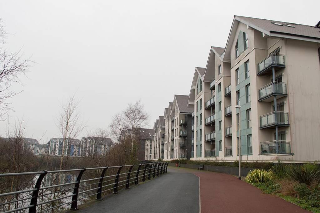 스완지 Parking, Balcony, Fully Equipped Kitchen 아파트 외부 사진