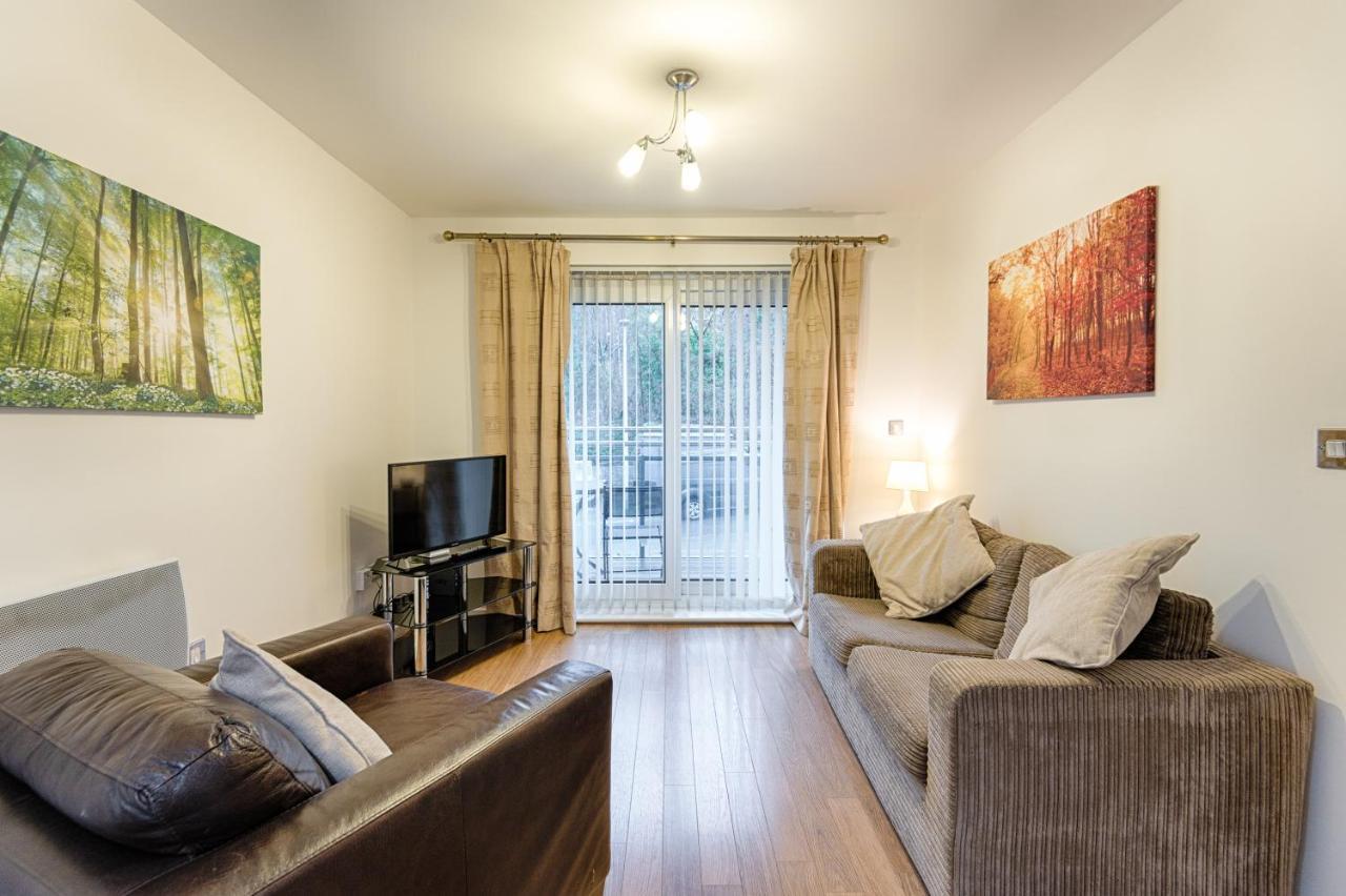 스완지 Parking, Balcony, Fully Equipped Kitchen 아파트 외부 사진