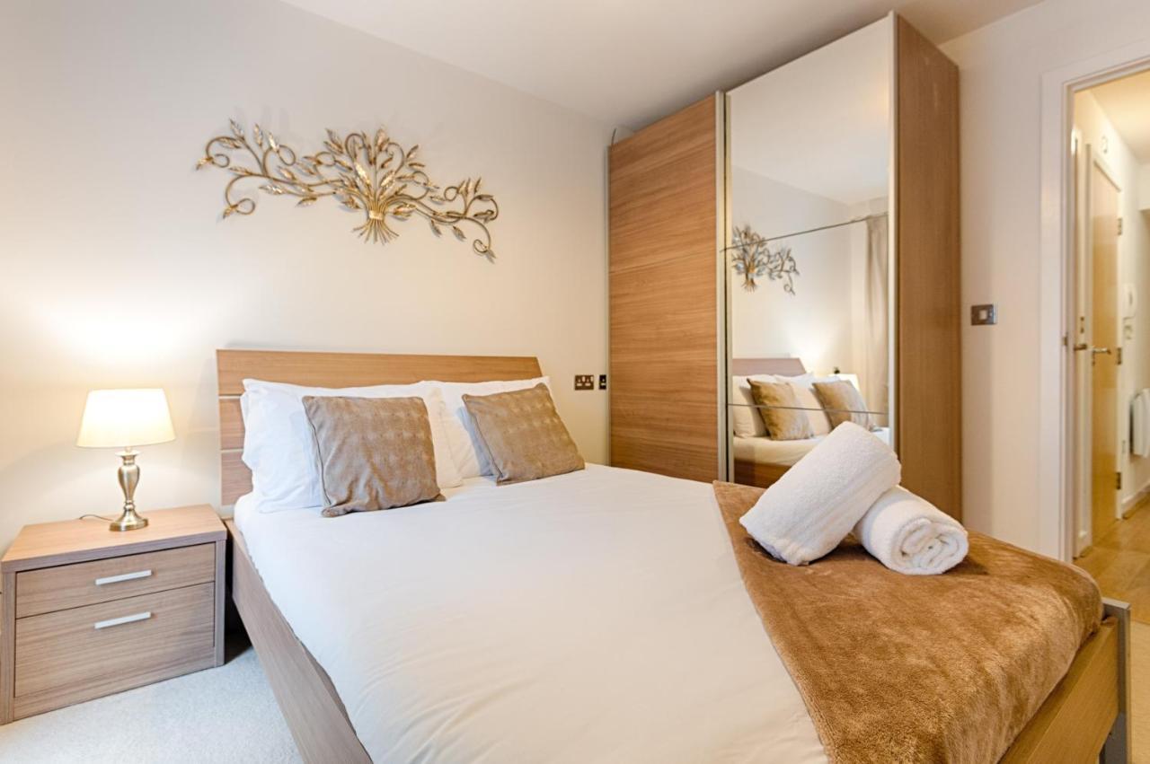 스완지 Parking, Balcony, Fully Equipped Kitchen 아파트 외부 사진