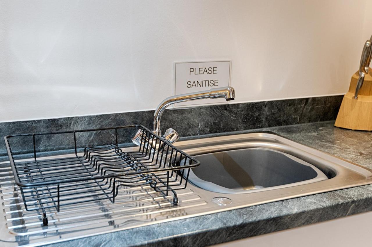 스완지 Parking, Balcony, Fully Equipped Kitchen 아파트 외부 사진