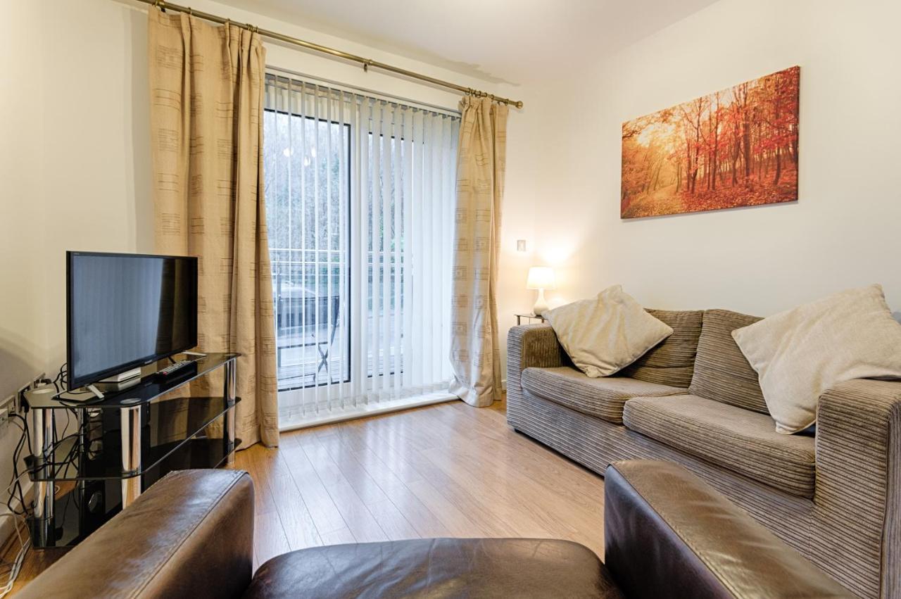 스완지 Parking, Balcony, Fully Equipped Kitchen 아파트 외부 사진