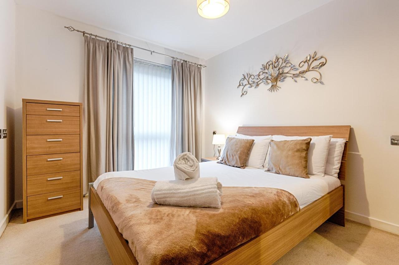 스완지 Parking, Balcony, Fully Equipped Kitchen 아파트 외부 사진