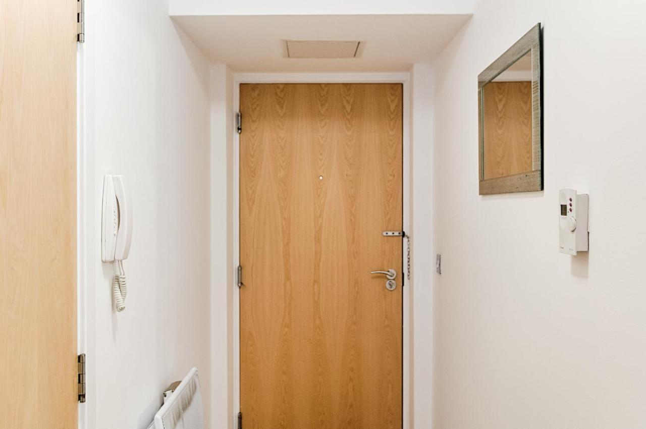 스완지 Parking, Balcony, Fully Equipped Kitchen 아파트 외부 사진